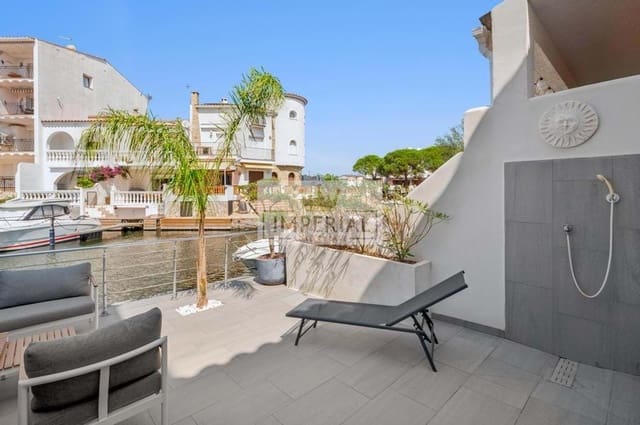 Casa de 3 habitaciones en Empuriabrava, Castelló d'Empúries en venta - 549.000 € (Ref: 9111632)