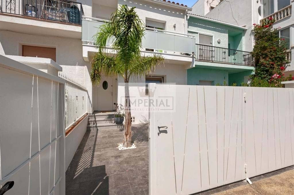 3 soverom Hus til salgs i Empuriabrava - € 549 000 (Ref: 9111632)