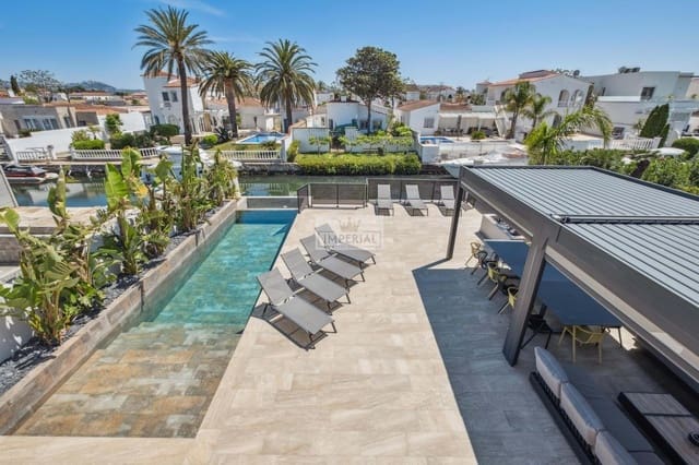 7 soverom Hus til salgs i Empuriabrava, Castelló d'Empúries med svømmebasseng - € 1 390 000 (Ref: 9111634)