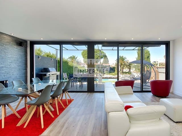 4 soveværelse Byhus til salg i Empuriabrava, Castelló d'Empúries med swimmingpool garage - € 1.150.000 (Ref: 9111636)
