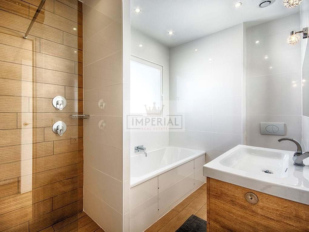 4 bedroom Townhouse for sale in Empuriabrava with pool garage - € 1,150,000 (Ref: 9111636)