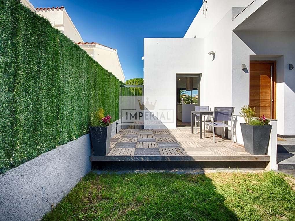 4 bedroom Townhouse for sale in Empuriabrava with pool garage - € 1,150,000 (Ref: 9111636)