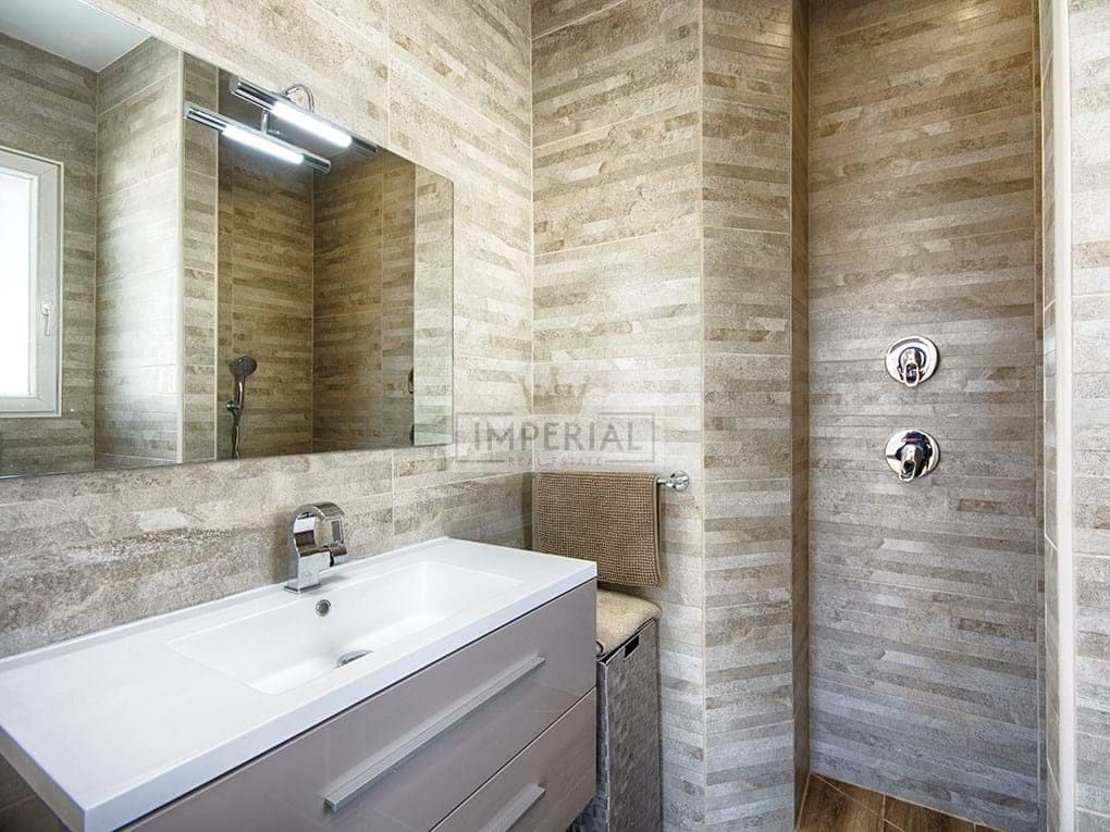 4 bedroom Townhouse for sale in Empuriabrava with pool garage - € 1,150,000 (Ref: 9111636)