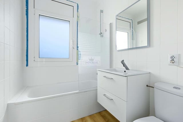 2 makuuhuone Omakotitalo myytävänä paikassa Empuriabrava, Castelló d'Empúries mukana 
autotalli - 460 000 € (Ref: 9111637)