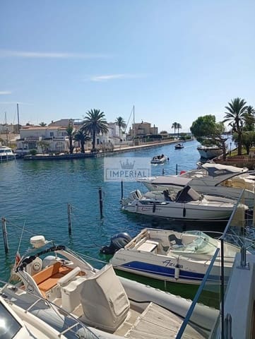 2 makuuhuone Omakotitalo myytävänä paikassa Empuriabrava, Castelló d'Empúries mukana 
autotalli - 460 000 € (Ref: 9111637)