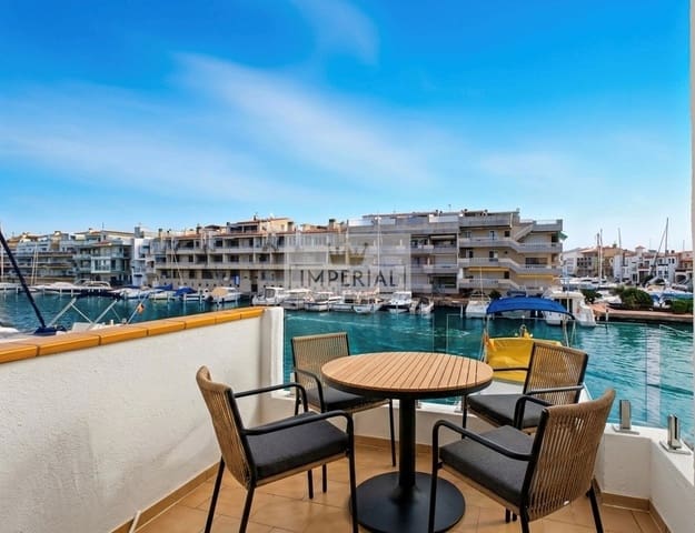 2 sovrum Hus till salu i Empuriabrava, Castelló d'Empúries med garage - 460 000 € (Ref: 9111637)