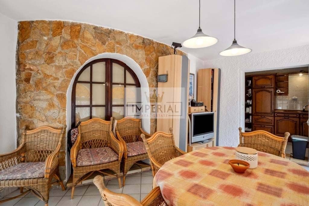 6 bedroom Townhouse for sale in Empuriabrava with pool garage - € 1,250,000 (Ref: 9111641)