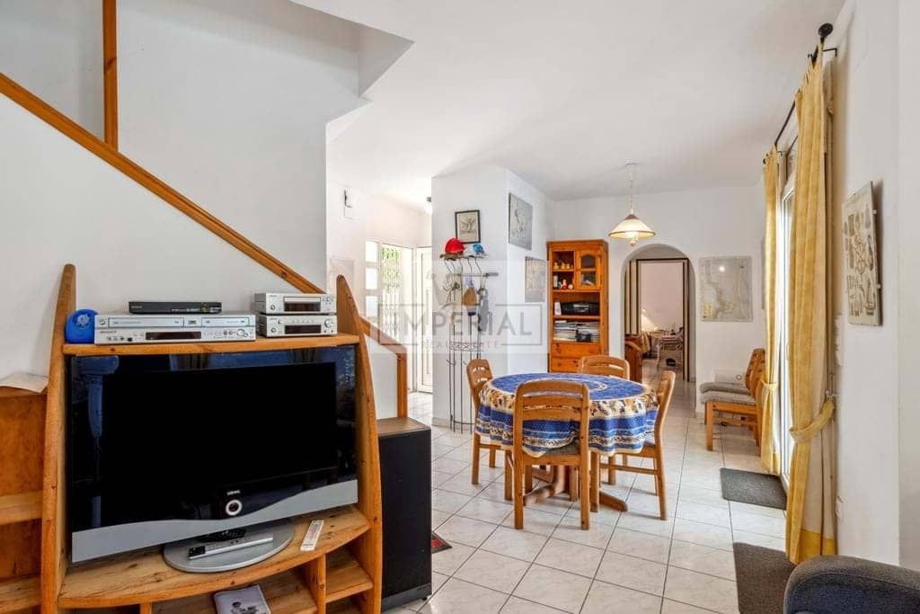 6 bedroom Townhouse for sale in Empuriabrava with pool garage - € 1,250,000 (Ref: 9111641)