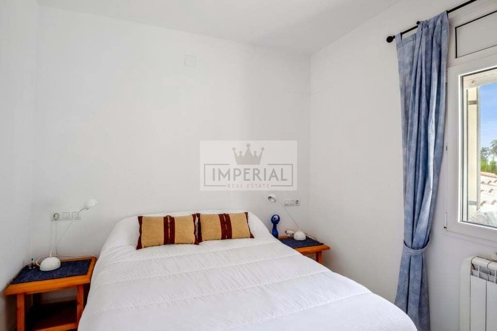 6 bedroom Townhouse for sale in Empuriabrava with pool garage - € 1,250,000 (Ref: 9111641)