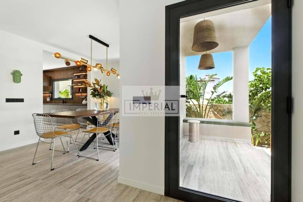 4 bedroom Townhouse for sale in Empuriabrava with pool garage - € 1,390,000 (Ref: 9153168)