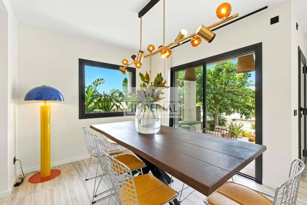 4 bedroom Townhouse for sale in Empuriabrava with pool garage - € 1,390,000 (Ref: 9153168)