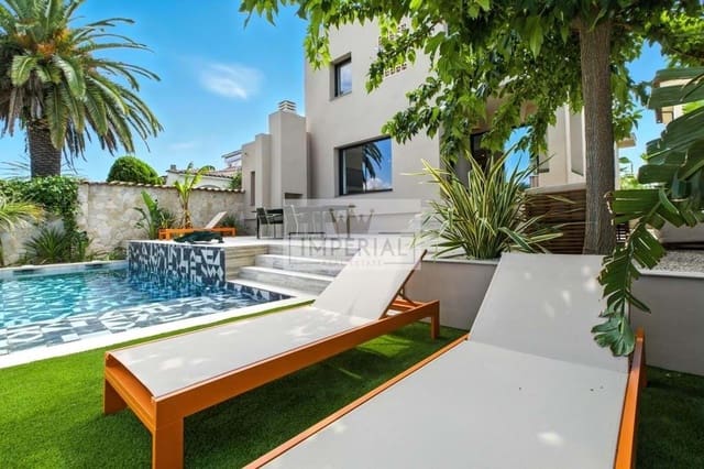 Casa de 4 habitaciones en Empuriabrava, Castelló d'Empúries en venta con piscina garaje - 1.390.000 € (Ref: 9153168)