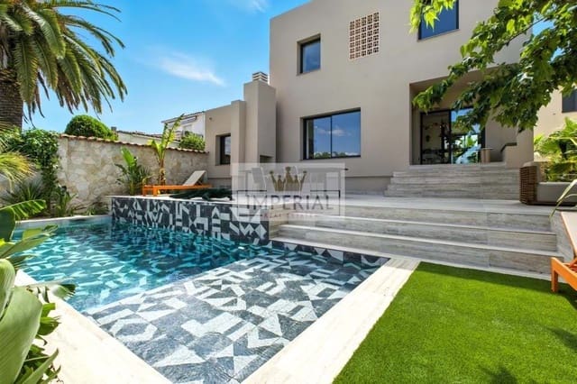Casa de 4 habitaciones en Empuriabrava, Castelló d'Empúries en venta con piscina garaje - 1.390.000 € (Ref: 9153168)