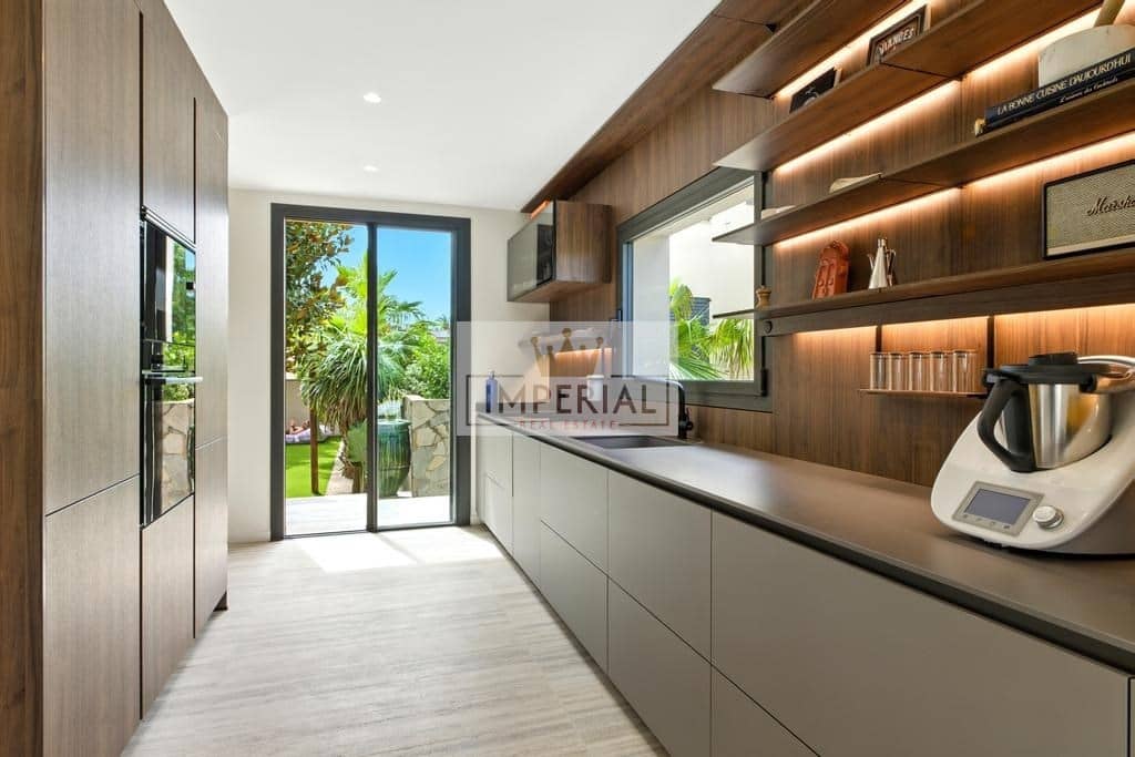 4 bedroom Townhouse for sale in Empuriabrava with pool garage - € 1,390,000 (Ref: 9153168)