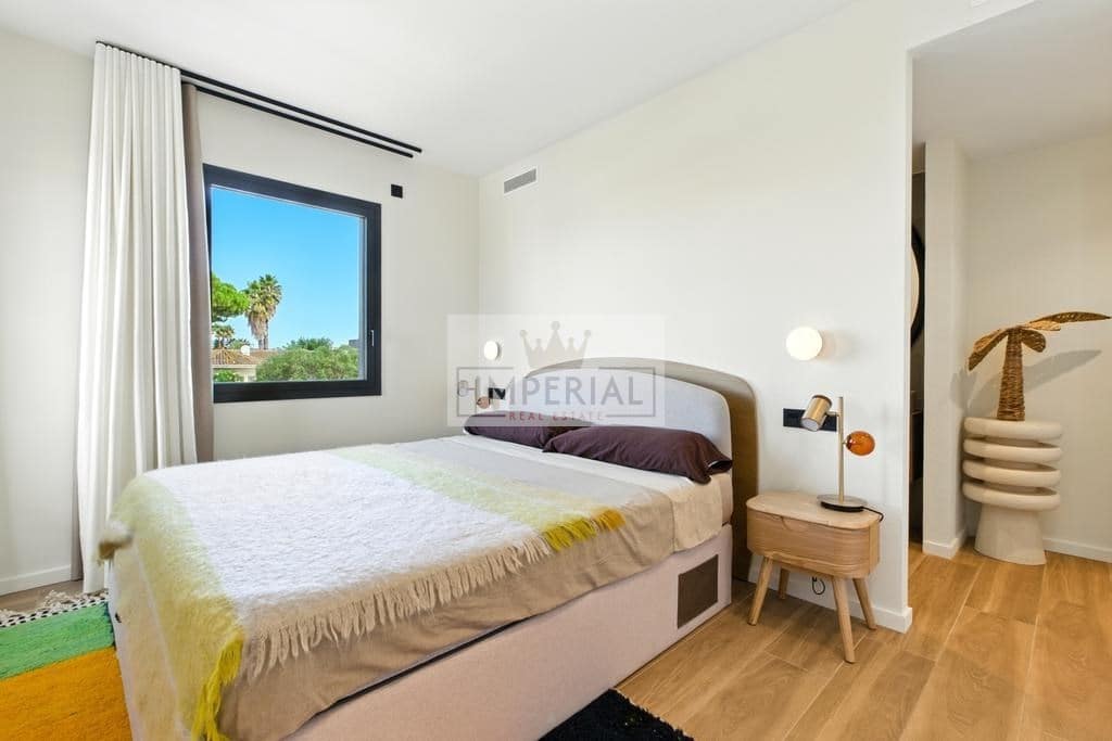 4 bedroom Townhouse for sale in Empuriabrava with pool garage - € 1,390,000 (Ref: 9153168)