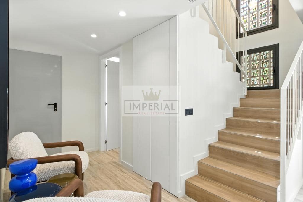 4 bedroom Townhouse for sale in Empuriabrava with pool garage - € 1,390,000 (Ref: 9153168)
