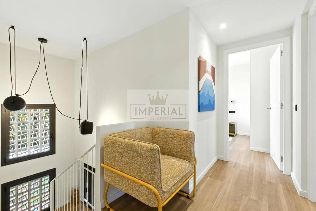 4 bedroom Townhouse for sale in Empuriabrava with pool garage - € 1,390,000 (Ref: 9153168)