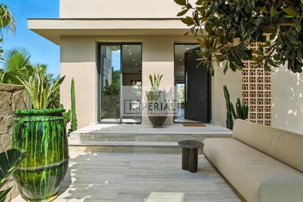 4 bedroom Townhouse for sale in Empuriabrava with pool garage - € 1,390,000 (Ref: 9153168)