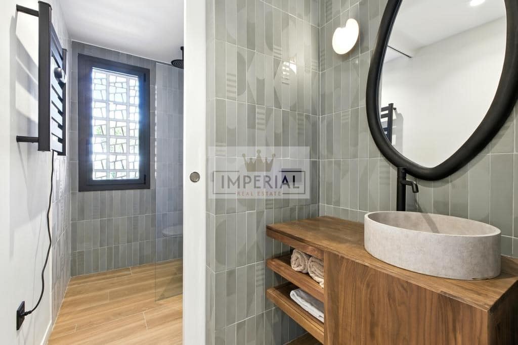 4 bedroom Townhouse for sale in Empuriabrava with pool garage - € 1,390,000 (Ref: 9153168)