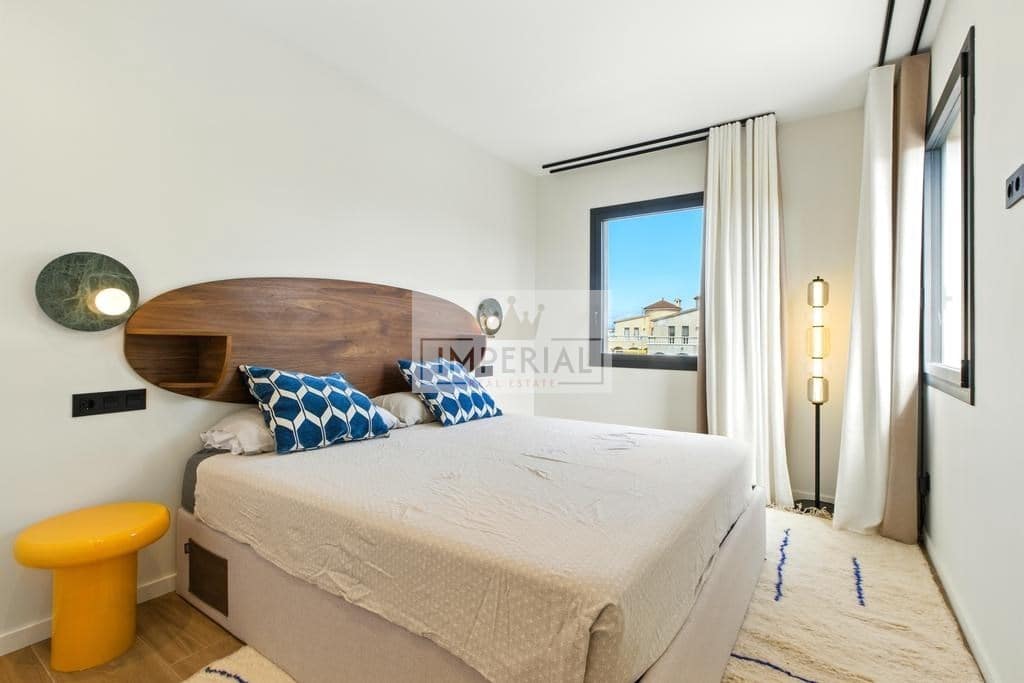4 bedroom Townhouse for sale in Empuriabrava with pool garage - € 1,390,000 (Ref: 9153168)