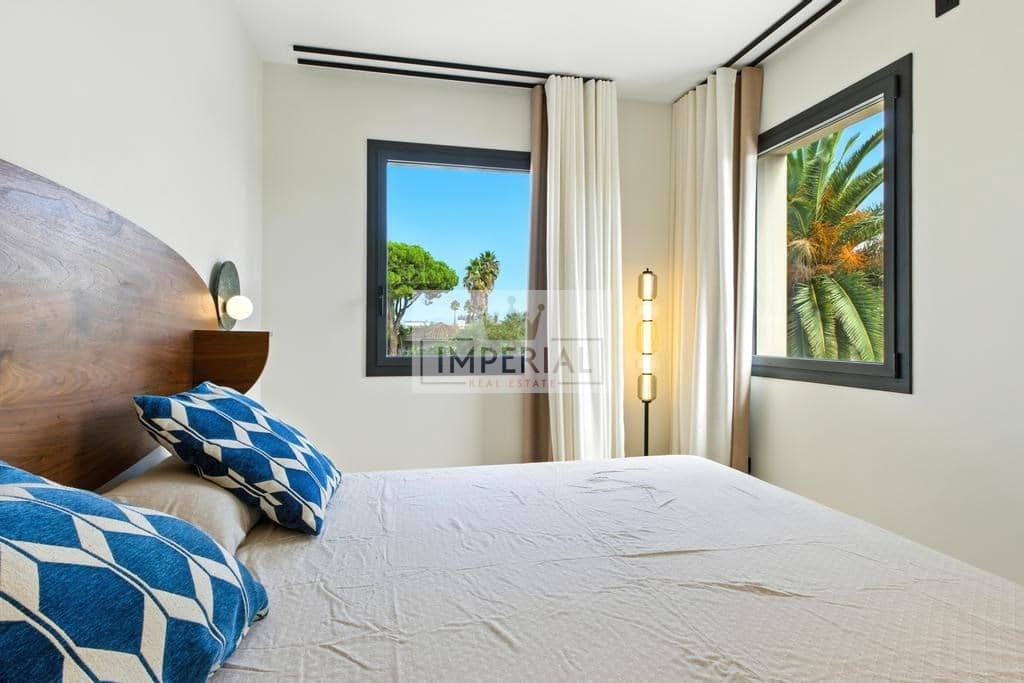 4 bedroom Townhouse for sale in Empuriabrava with pool garage - € 1,390,000 (Ref: 9153168)