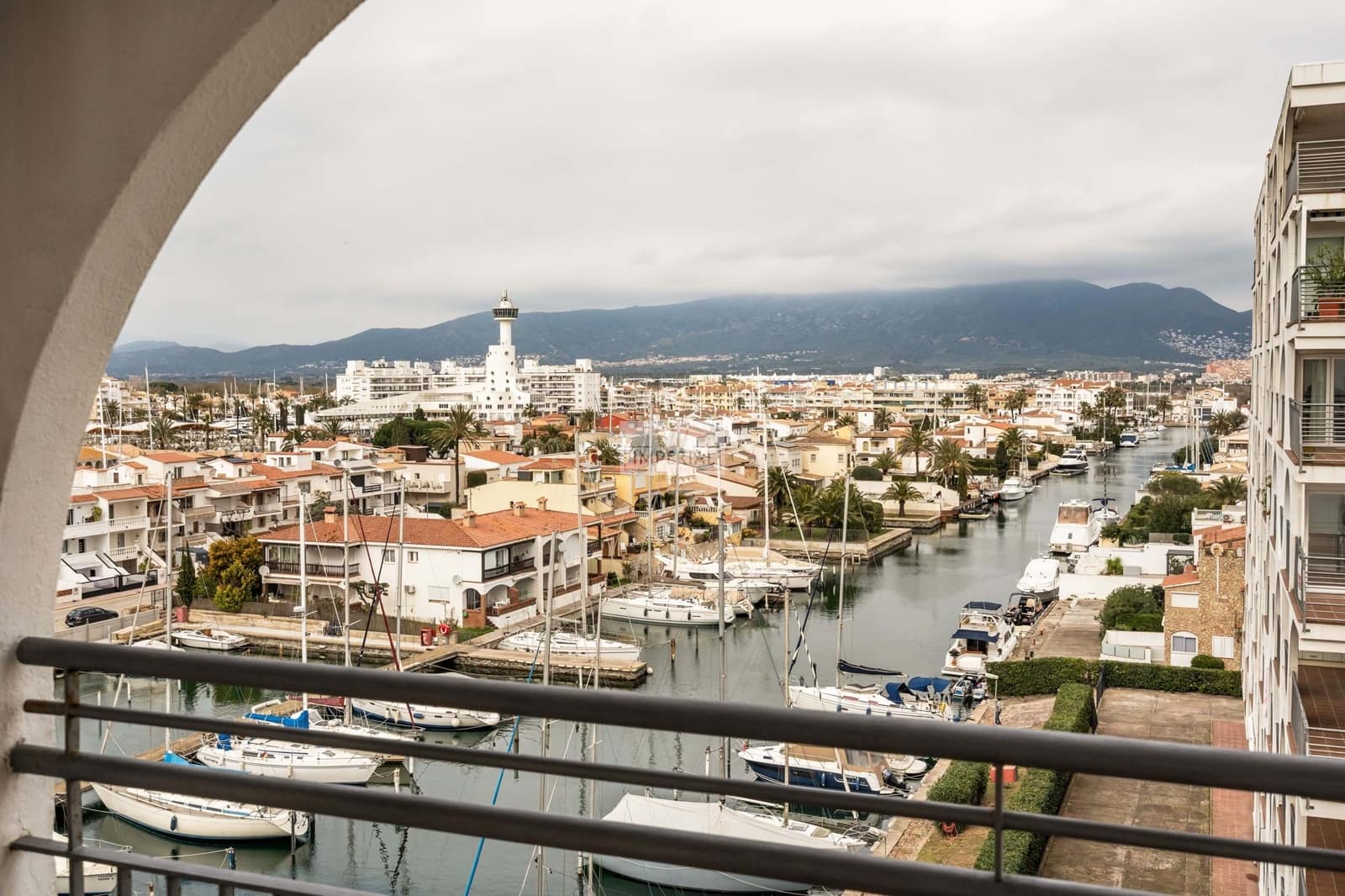 1 bedroom Apartment for sale in Empuriabrava - € 295,000 (Ref: 9153170)