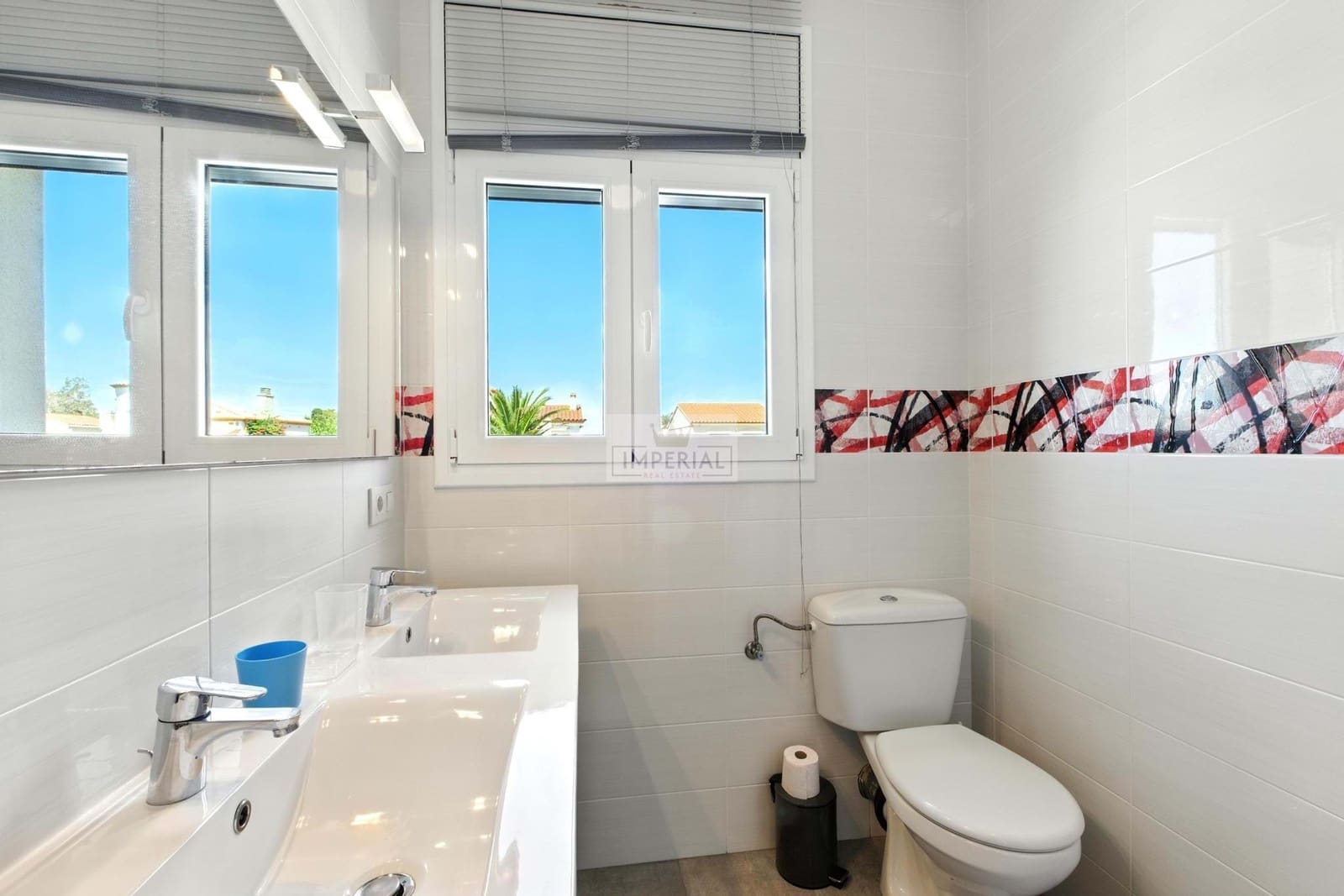 4 bedroom Townhouse for sale in Empuriabrava with pool garage - € 1,000,000 (Ref: 9203267)