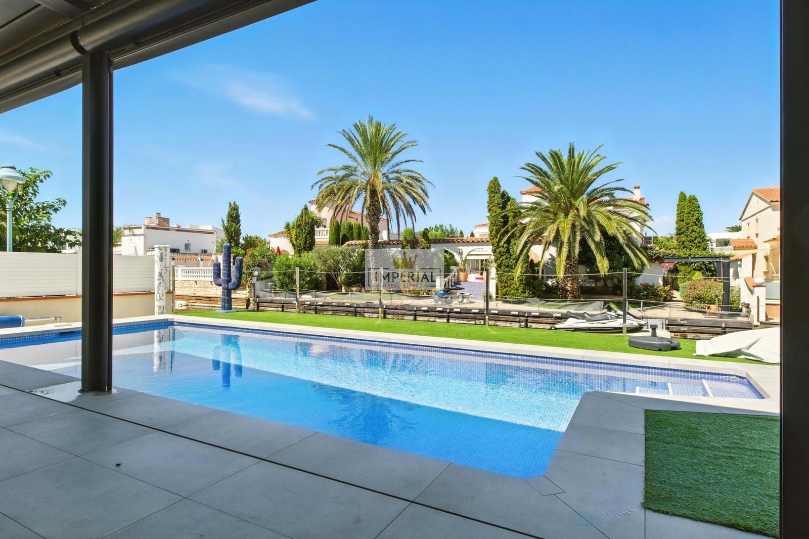 4 bedroom Townhouse for sale in Empuriabrava with pool garage - € 1,000,000 (Ref: 9203267)