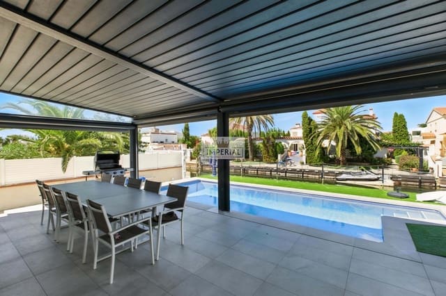 Casa de 4 habitaciones en Empuriabrava, Castelló d'Empúries en venta con piscina garaje - 1.000.000 € (Ref: 9203267)