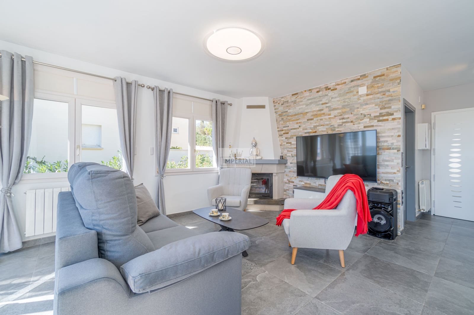 Casa de 3 habitaciones en Roses en venta con piscina garaje - 590.000 € (Ref: 9877457)