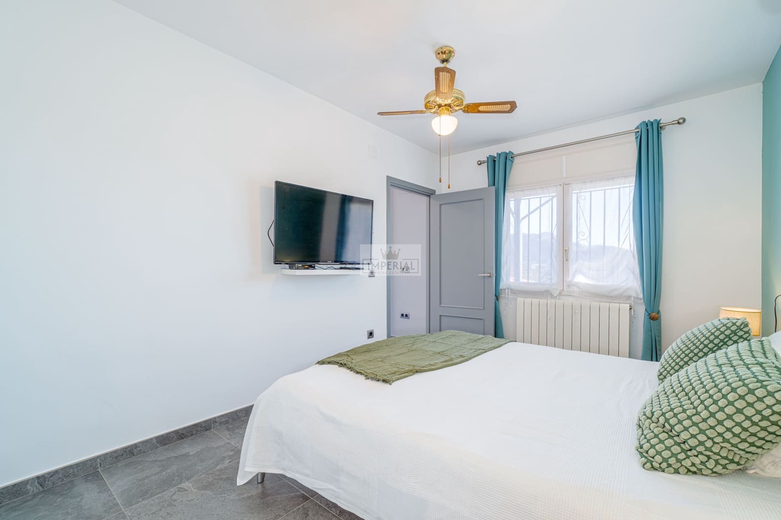 Casa de 3 habitaciones en Roses en venta con piscina garaje - 590.000 € (Ref: 9877457)