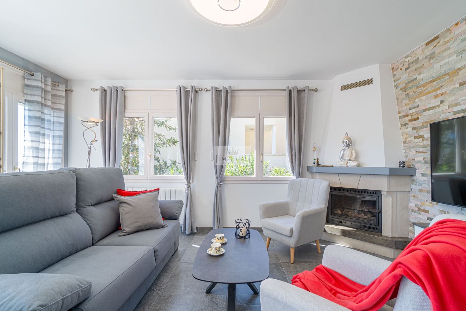 Casa de 3 habitaciones en Roses en venta con piscina garaje - 590.000 € (Ref: 9877457)