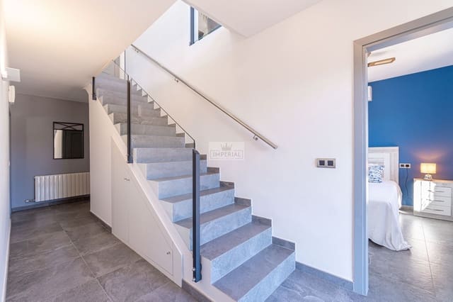 Casa de 3 habitaciones en Roses en venta con piscina garaje - 590.000 € (Ref: 9877457)