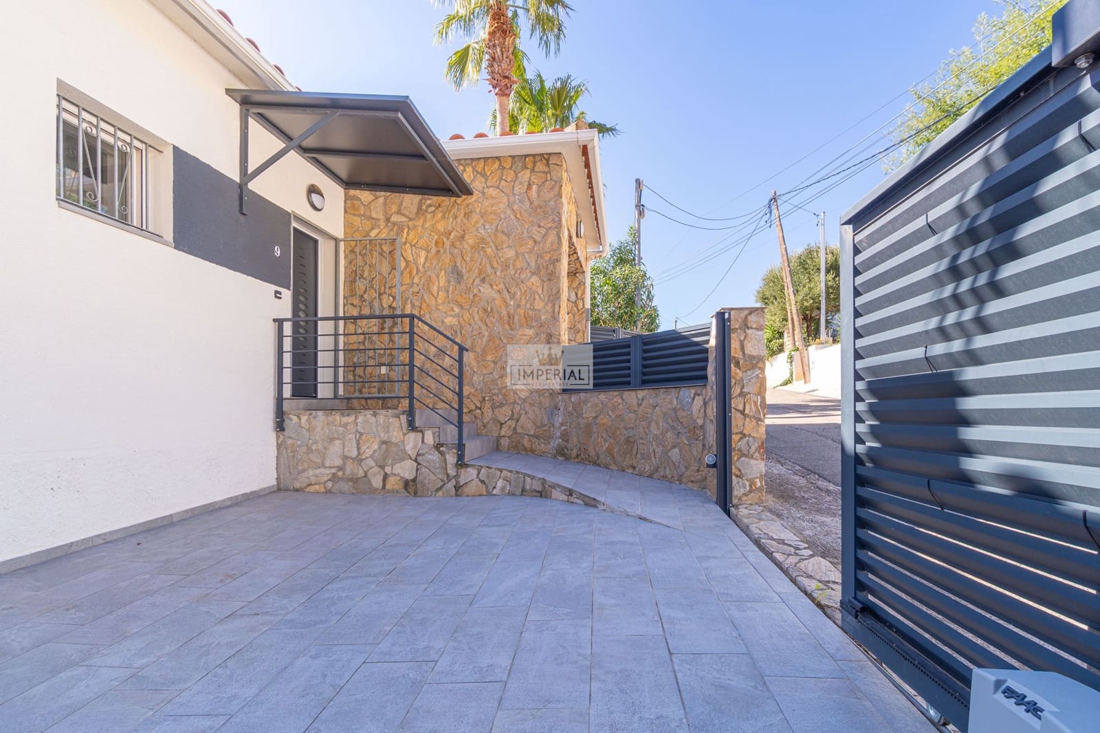 Casa de 3 habitaciones en Roses en venta con piscina garaje - 590.000 € (Ref: 9877457)