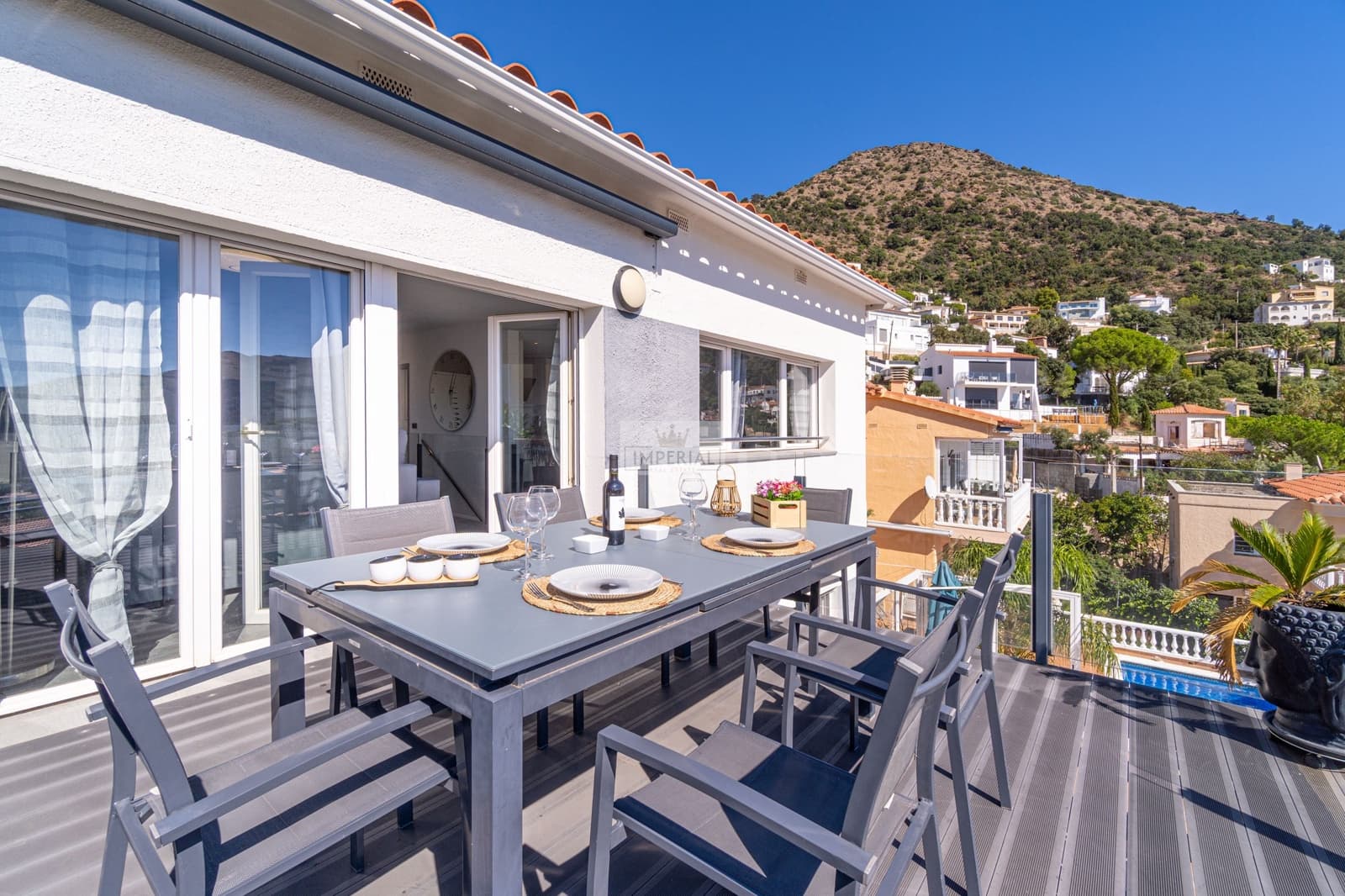 Casa de 3 habitaciones en Roses en venta con piscina garaje - 590.000 € (Ref: 9877457)