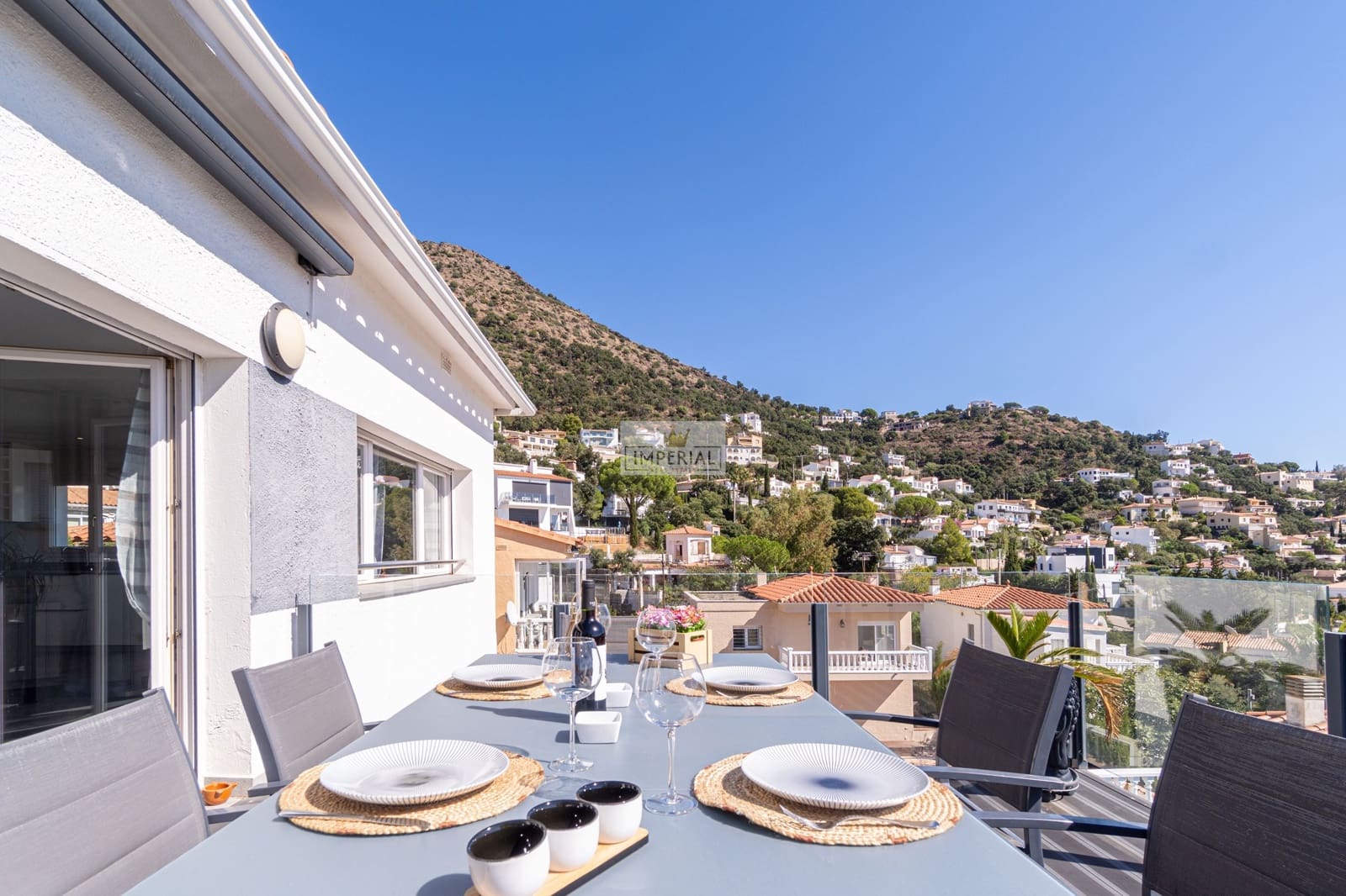 Casa de 3 habitaciones en Roses en venta con piscina garaje - 590.000 € (Ref: 9877457)