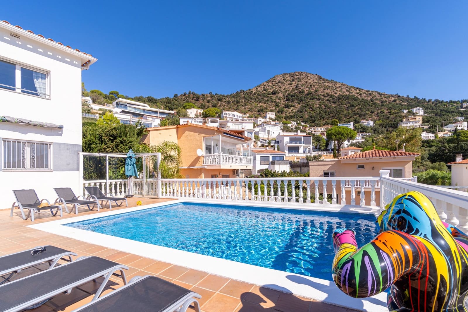 Casa de 3 habitaciones en Roses en venta con piscina garaje - 590.000 € (Ref: 9877457)