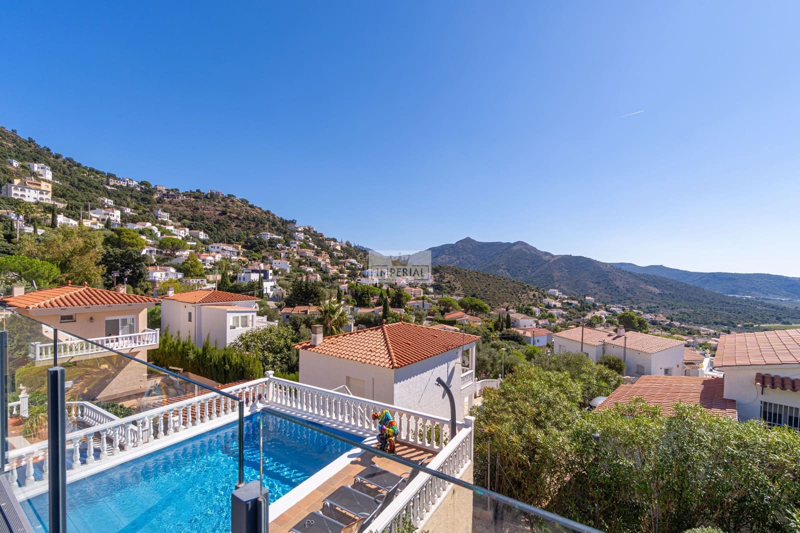 Casa de 3 habitaciones en Roses en venta con piscina garaje - 590.000 € (Ref: 9877457)