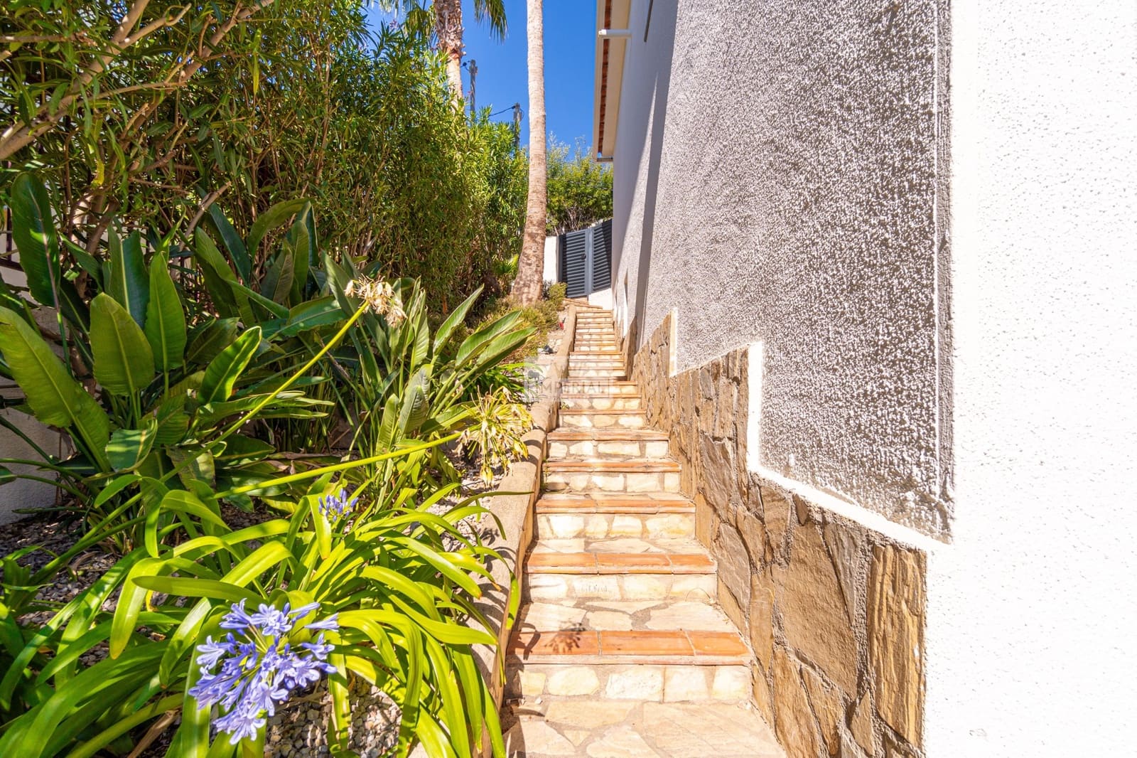 Casa de 3 habitaciones en Roses en venta con piscina garaje - 590.000 € (Ref: 9877457)