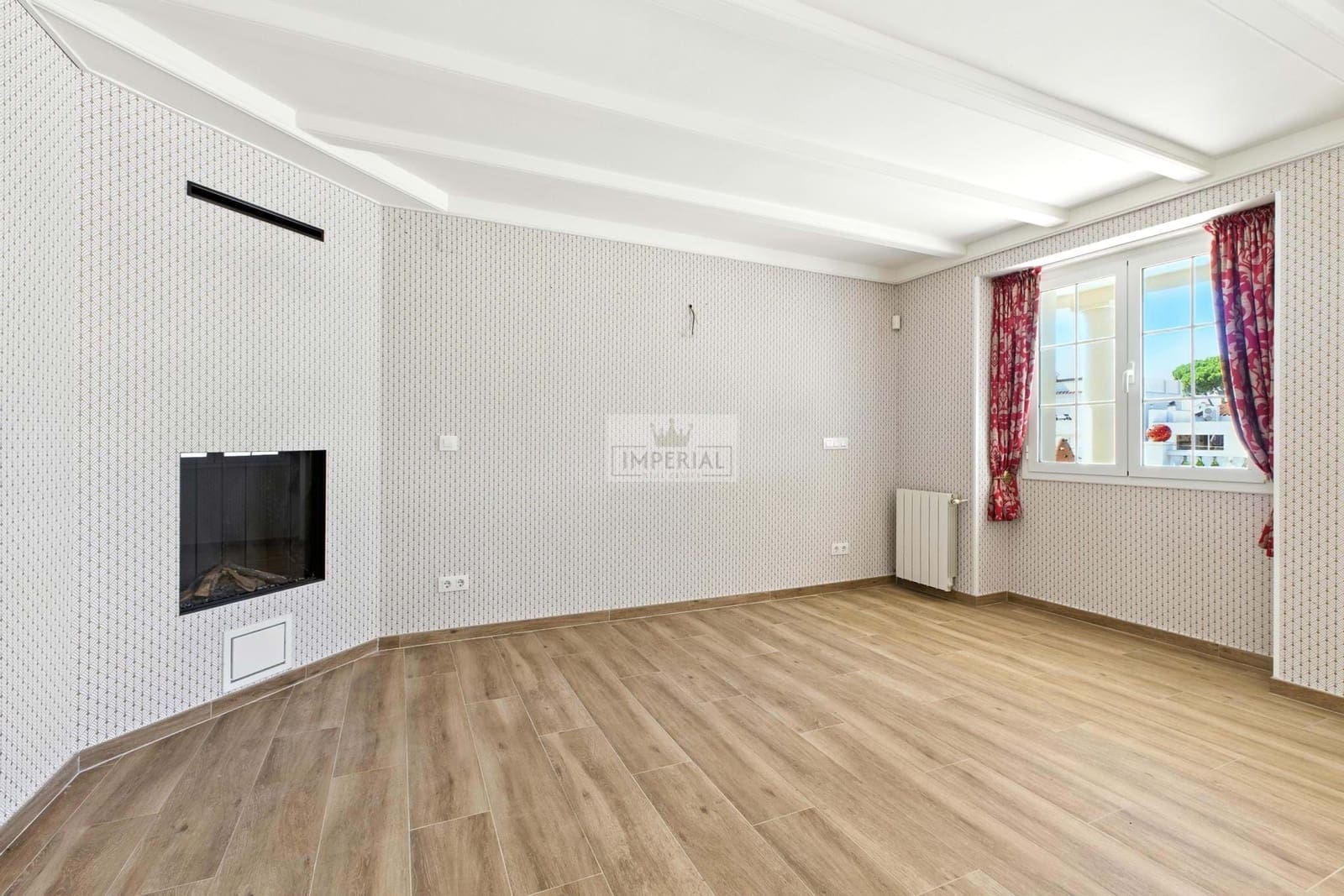 4 bedroom Townhouse for sale in Empuriabrava with pool garage - € 995,000 (Ref: 9877458)