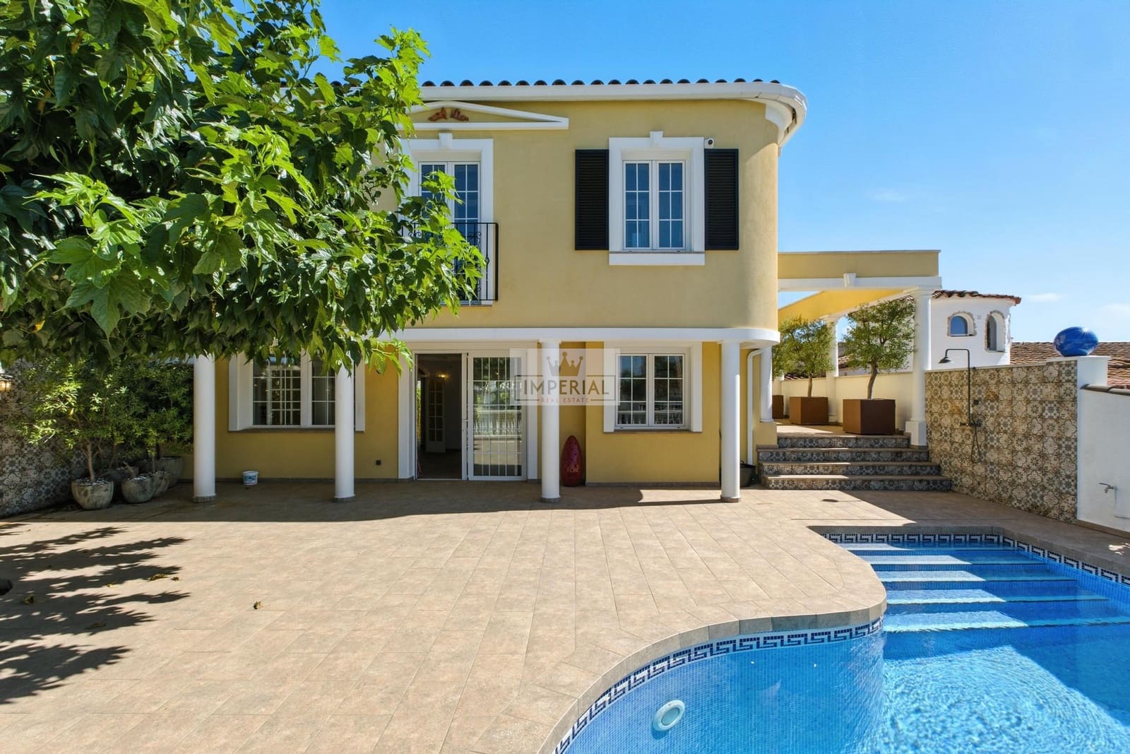 4 bedroom Townhouse for sale in Empuriabrava with pool garage - € 995,000 (Ref: 9877458)
