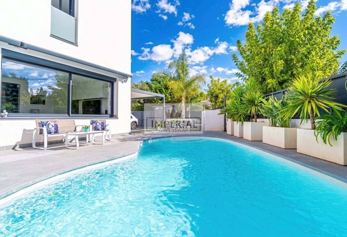 3 soverom Hus til salgs i Empuriabrava med svømmebasseng garasje - € 698 000 (Ref: 9877459)