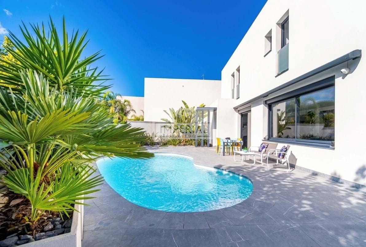 3 soverom Hus til salgs i Empuriabrava med svømmebasseng garasje - € 698 000 (Ref: 9877459)