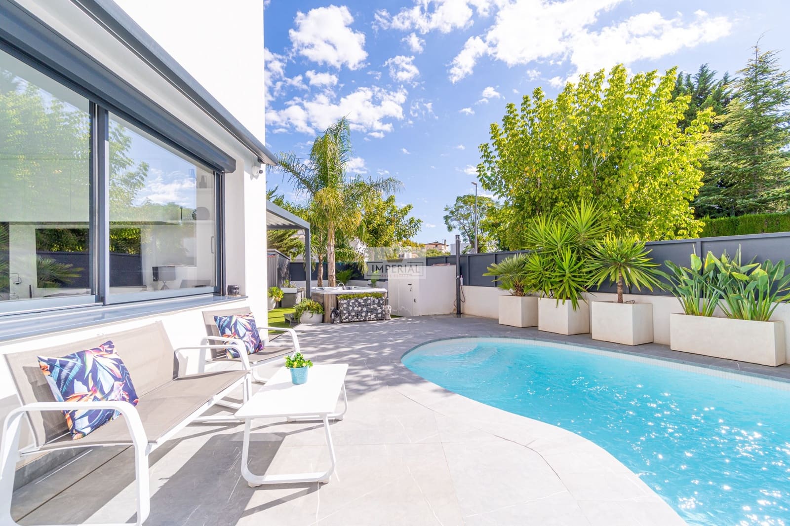 3 soverom Hus til salgs i Empuriabrava med svømmebasseng garasje - € 698 000 (Ref: 9877459)