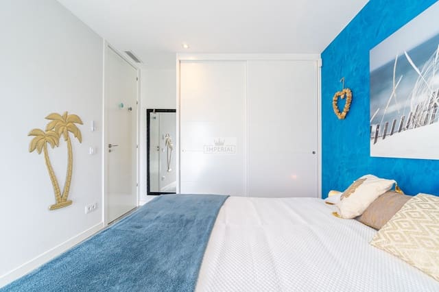 Casa de 3 habitaciones en Empuriabrava, Castelló d'Empúries en venta con piscina garaje - 698.000 € (Ref: 9877459)