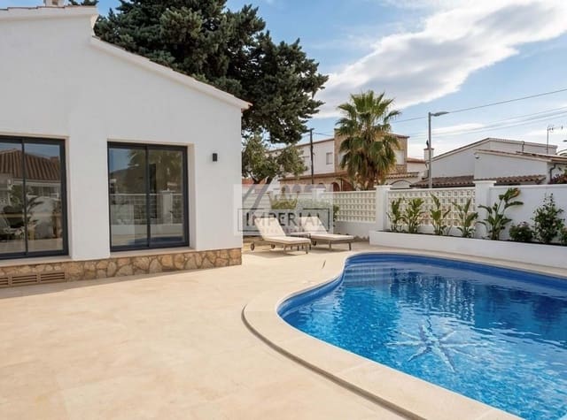 3 soverom Hus til salgs i Empuriabrava, Castelló d'Empúries med svømmebasseng garasje - € 630 000 (Ref: 9877461)