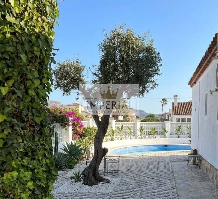 3 soverom Hus til salgs i Empuriabrava med svømmebasseng garasje - € 630 000 (Ref: 9877461)