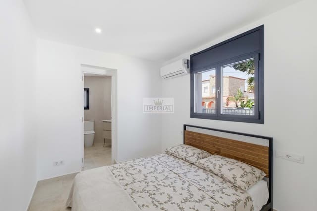 3 soverom Hus til salgs i Empuriabrava, Castelló d'Empúries med svømmebasseng garasje - € 630 000 (Ref: 9877461)