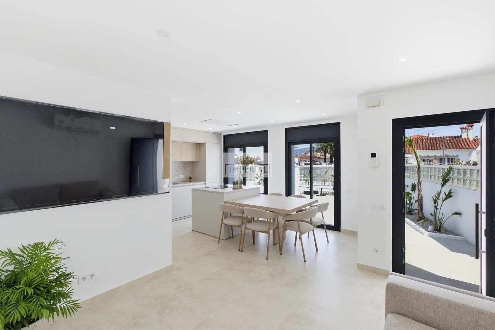 3 soverom Hus til salgs i Empuriabrava med svømmebasseng garasje - € 630 000 (Ref: 9877461)