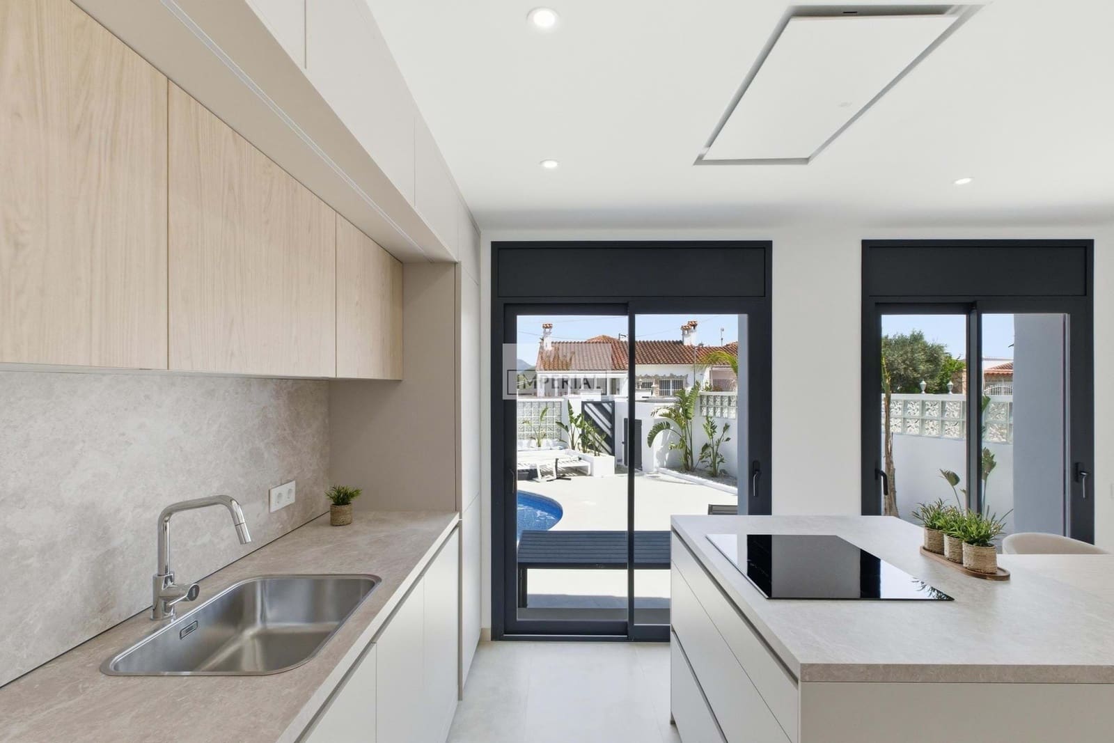 3 soverom Hus til salgs i Empuriabrava med svømmebasseng garasje - € 630 000 (Ref: 9877461)